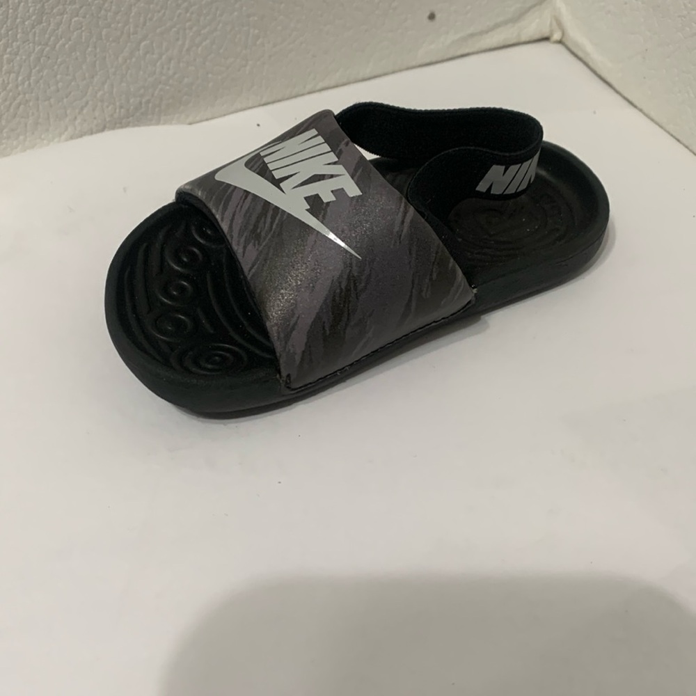 Nike Kawa slides